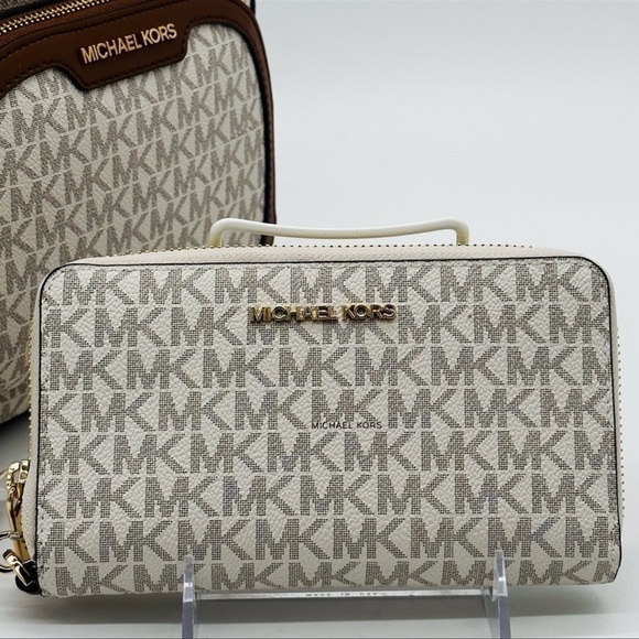 Michael Kors Medium Jaycee Zip Packet Backpack & Large Flat MF Phone Case Wallet - Picture 7 of 15